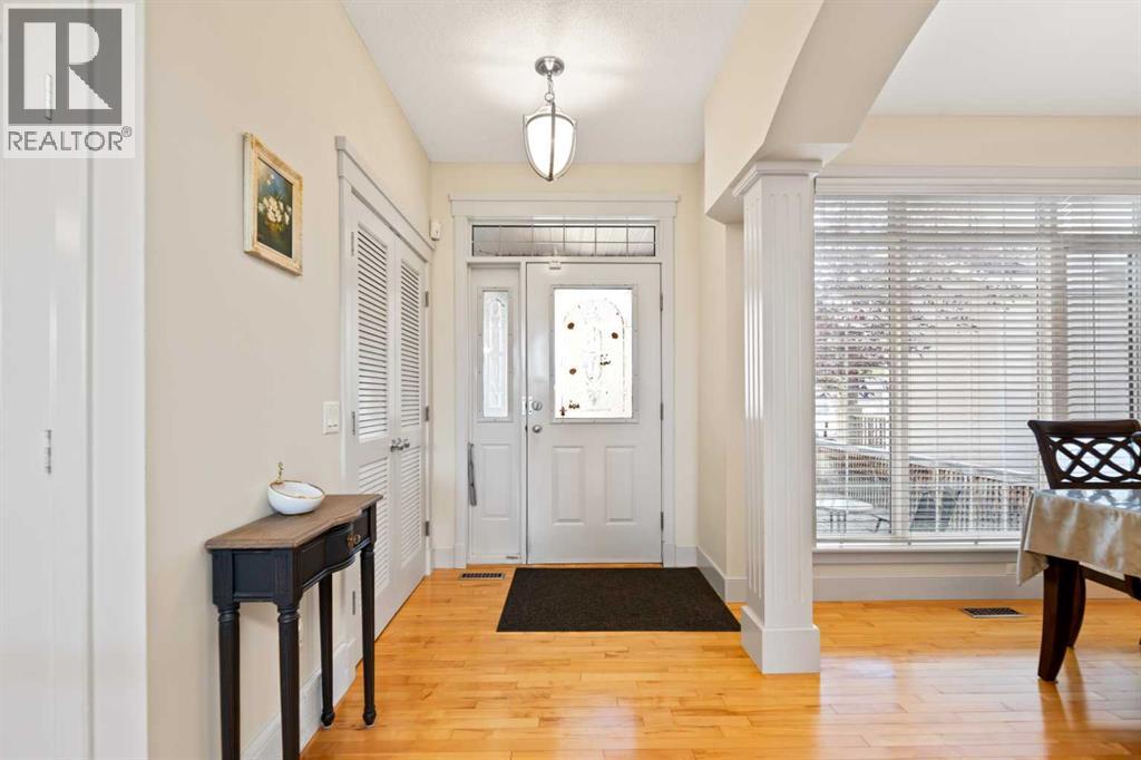 Photo 26 of 250 Strathridge Place Sw, Calgary AB