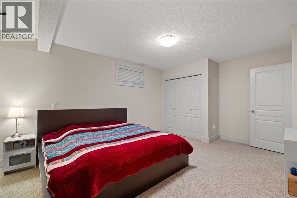 Photo 28 of 250 Strathridge Place Sw, Calgary AB