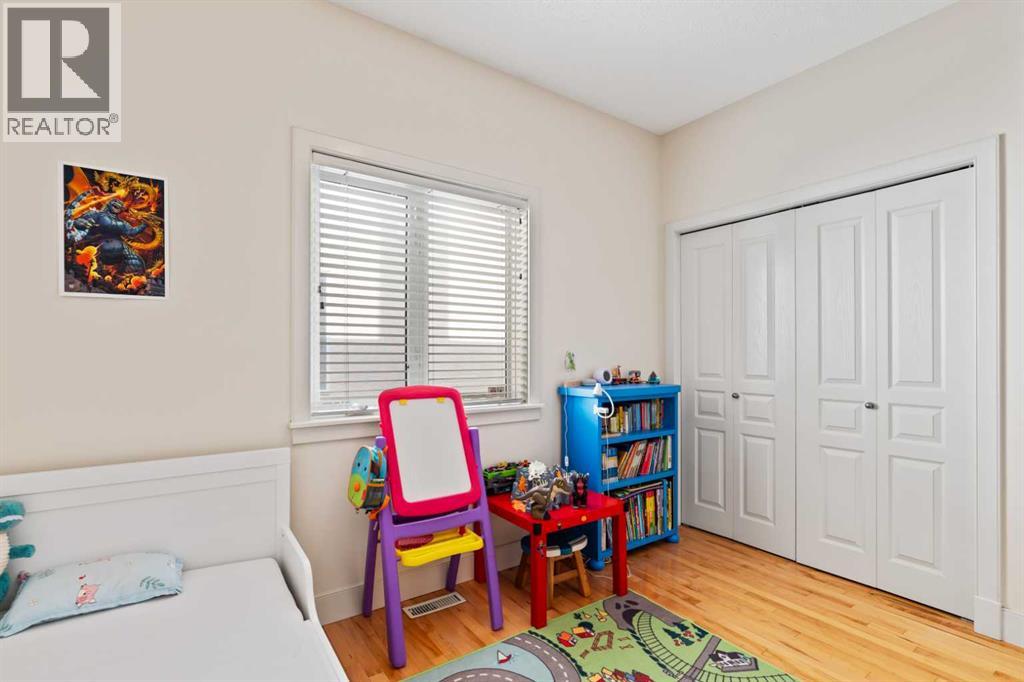 Photo 20 of 250 Strathridge Place Sw, Calgary AB