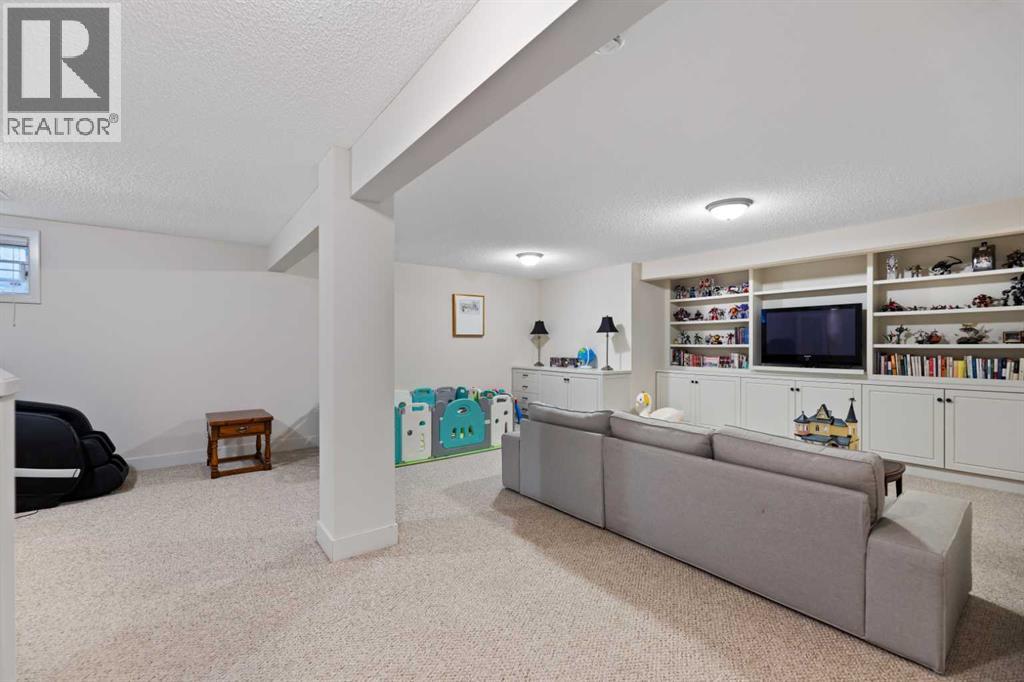 Photo 8 of 250 Strathridge Place Sw, Calgary AB