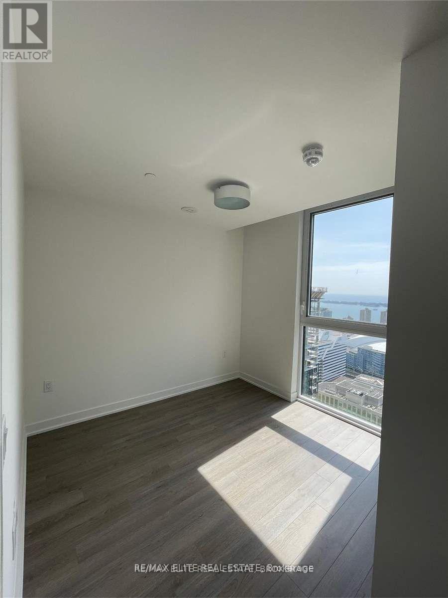 Photo 10 of 4108 357 King Street W, Toronto ON