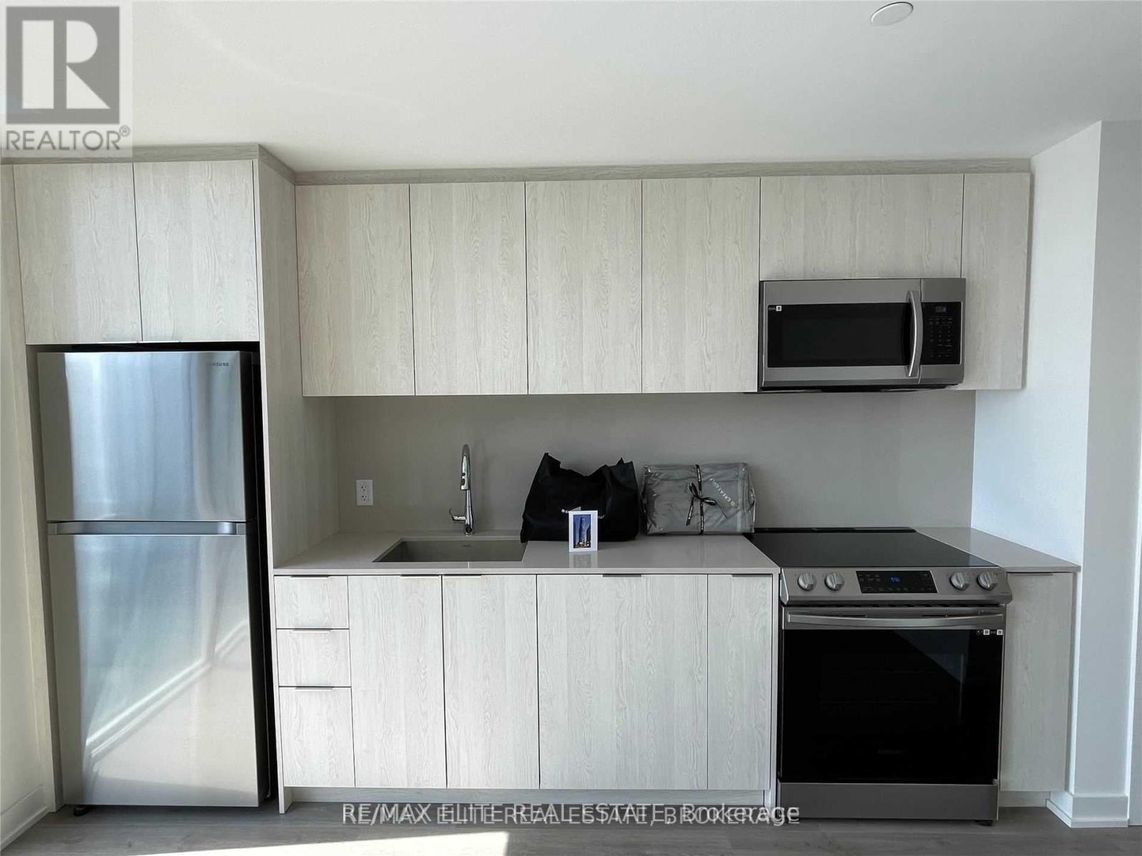 Photo 13 of 4108 357 King Street W, Toronto ON