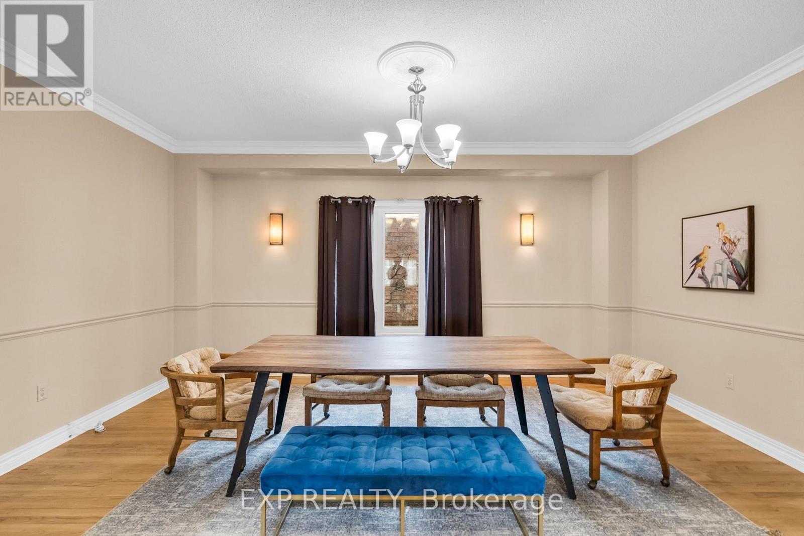 Photo 13 of 959 Lockwood Circle, Newmarket ON