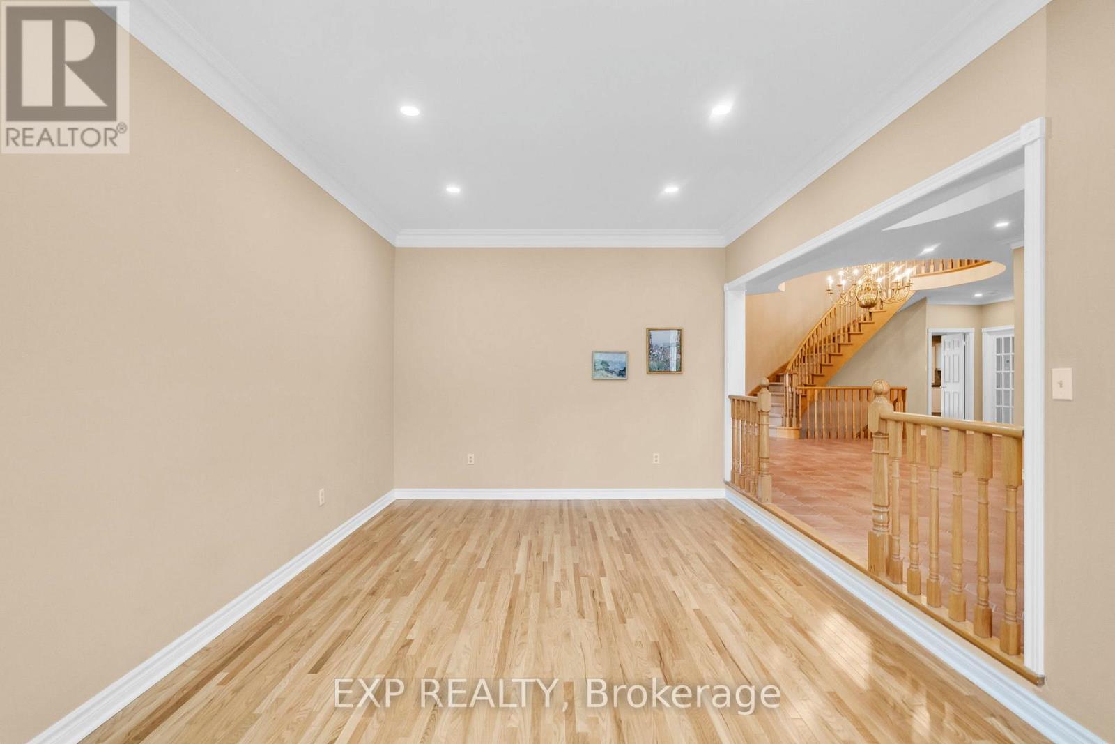 Photo 15 of 959 Lockwood Circle, Newmarket ON