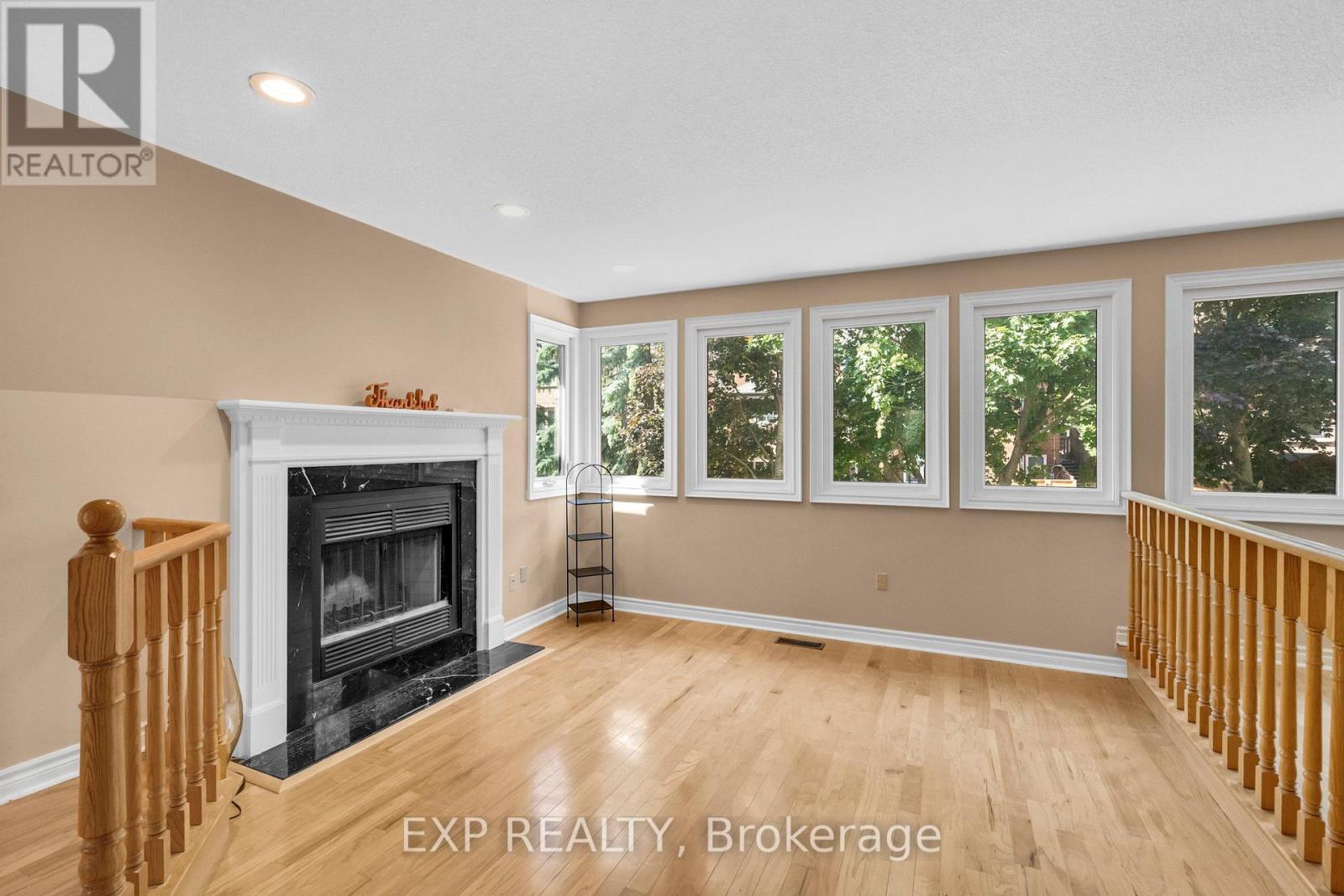 Photo 20 of 959 Lockwood Circle, Newmarket ON