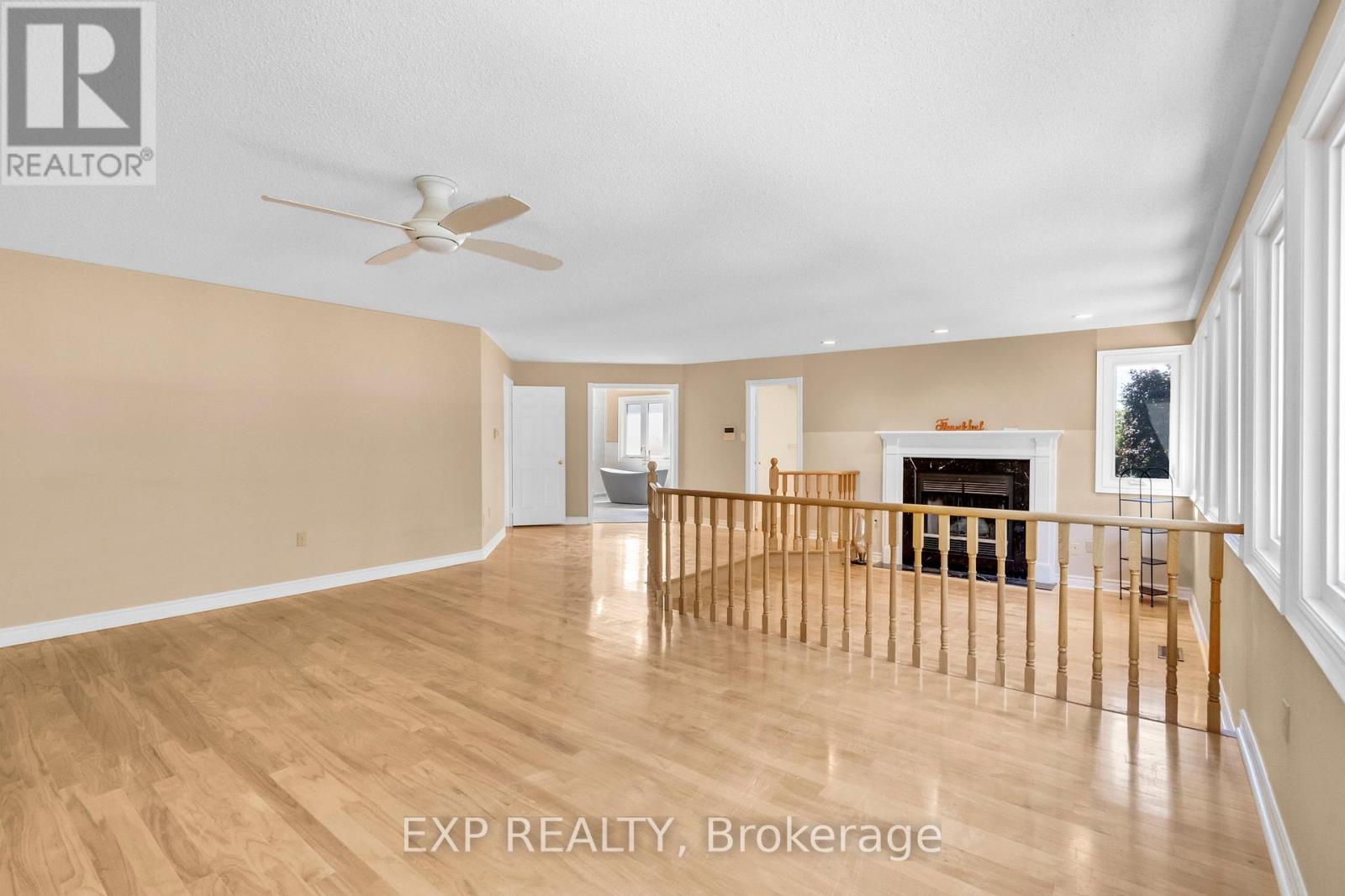 Photo 22 of 959 Lockwood Circle, Newmarket ON