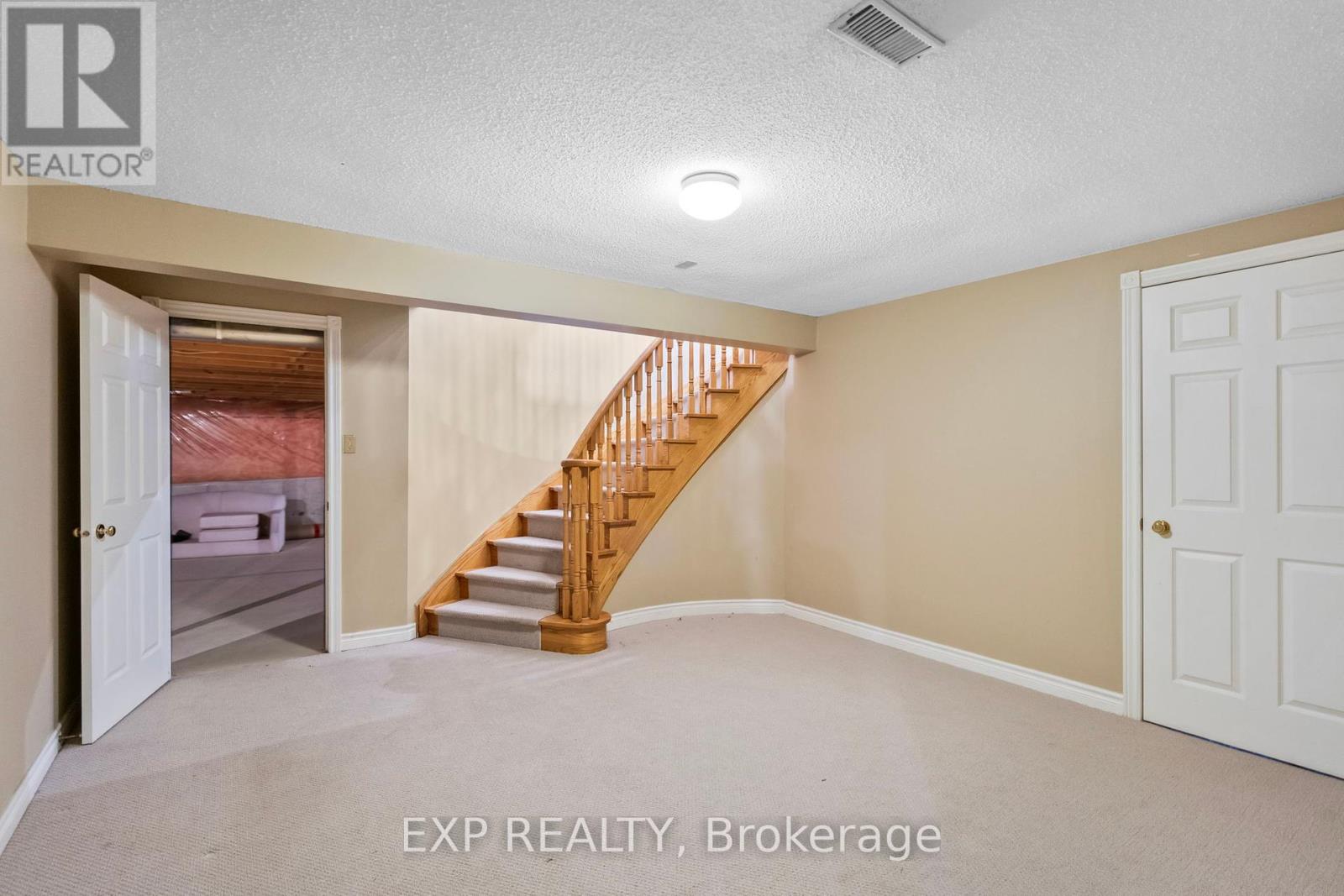 Photo 26 of 959 Lockwood Circle, Newmarket ON