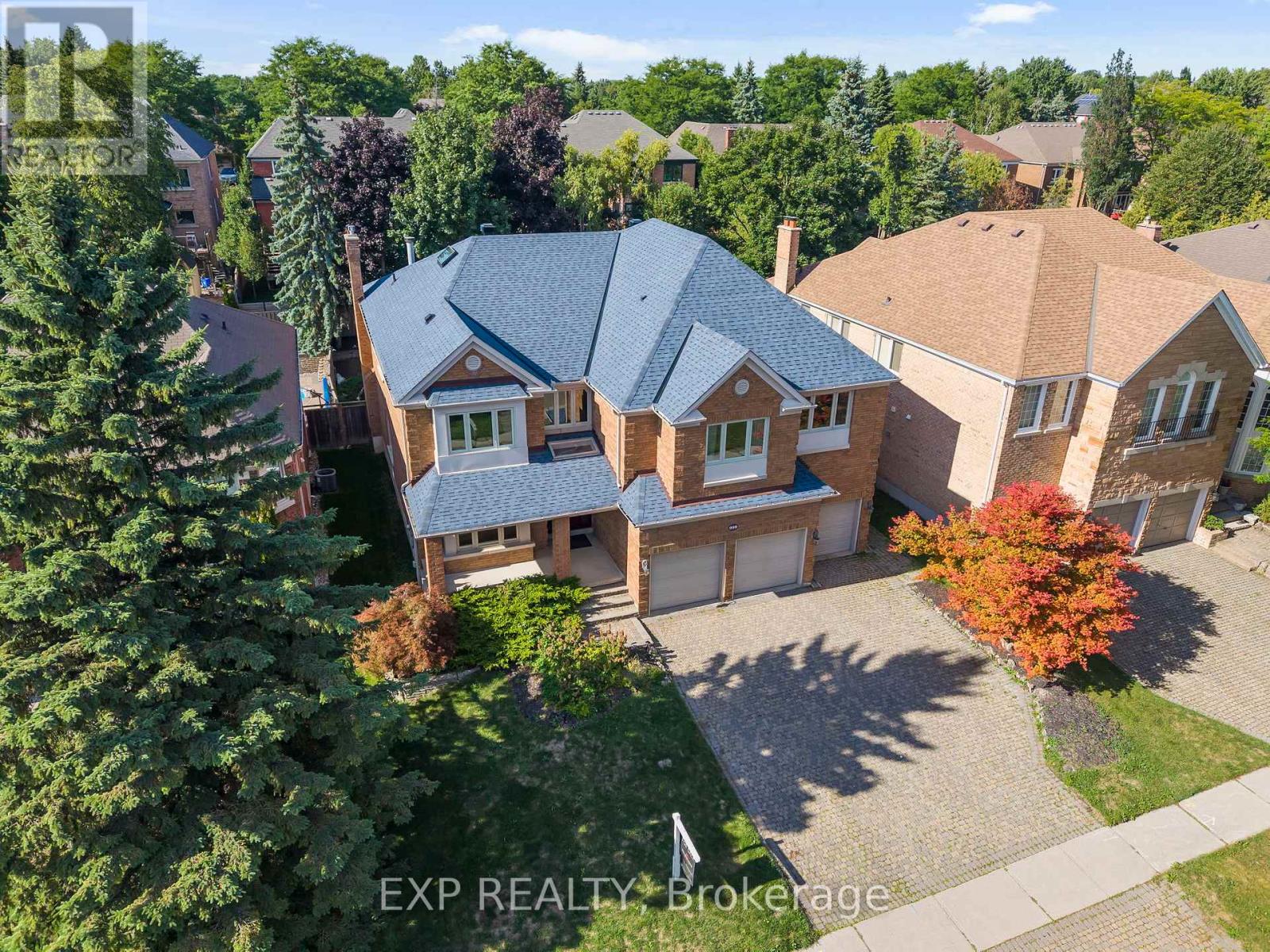 Photo 4 of 959 Lockwood Circle, Newmarket ON