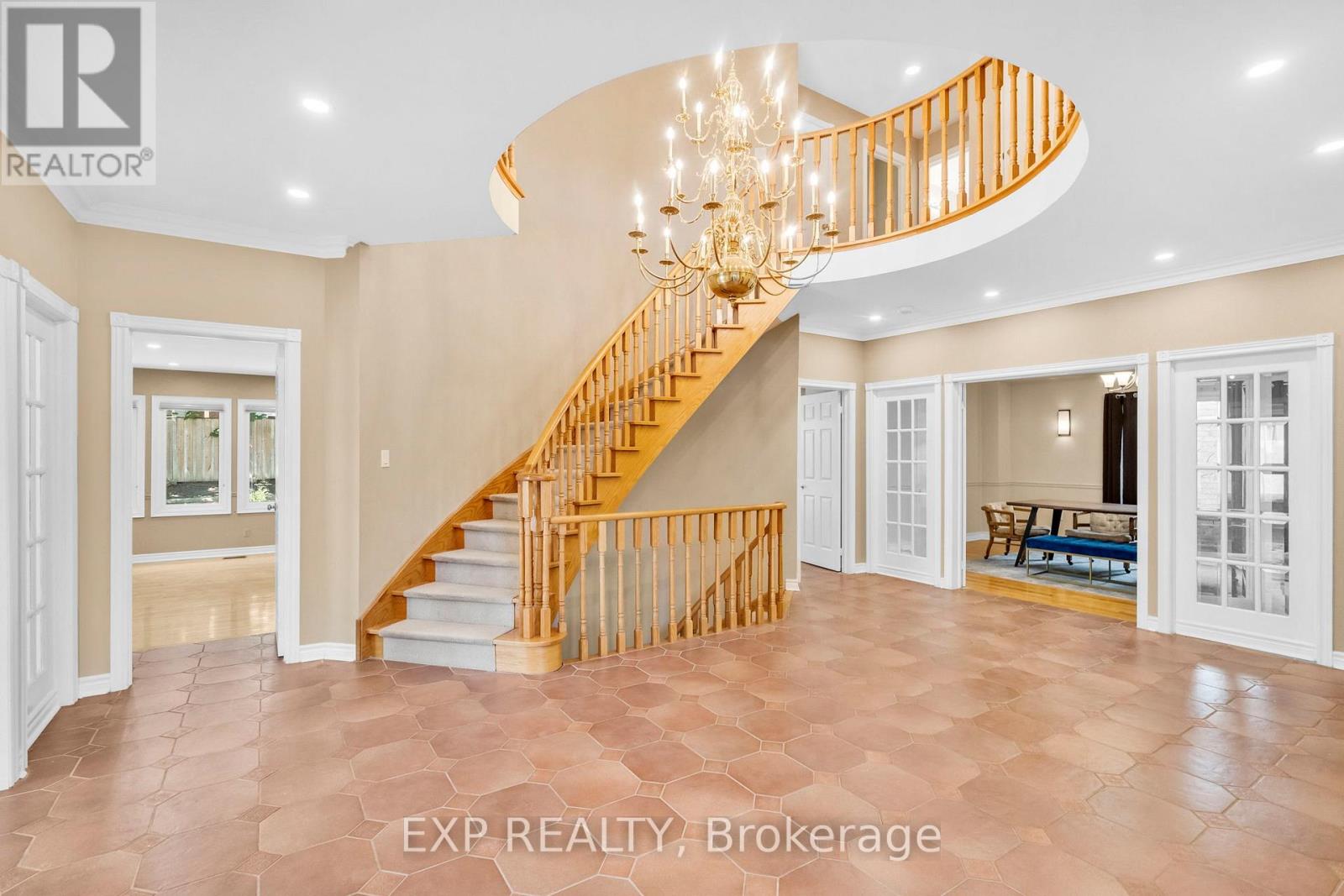 Photo 6 of 959 Lockwood Circle, Newmarket ON