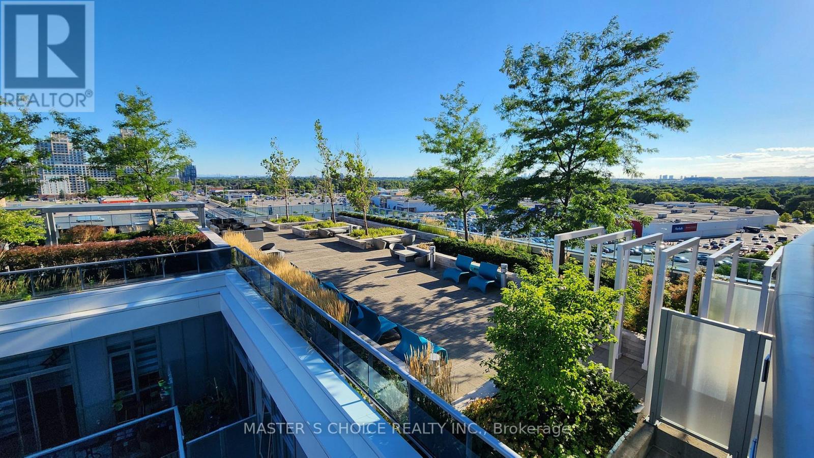 Photo 5 of 920 9471 Yonge Street, Richmond Hill ON