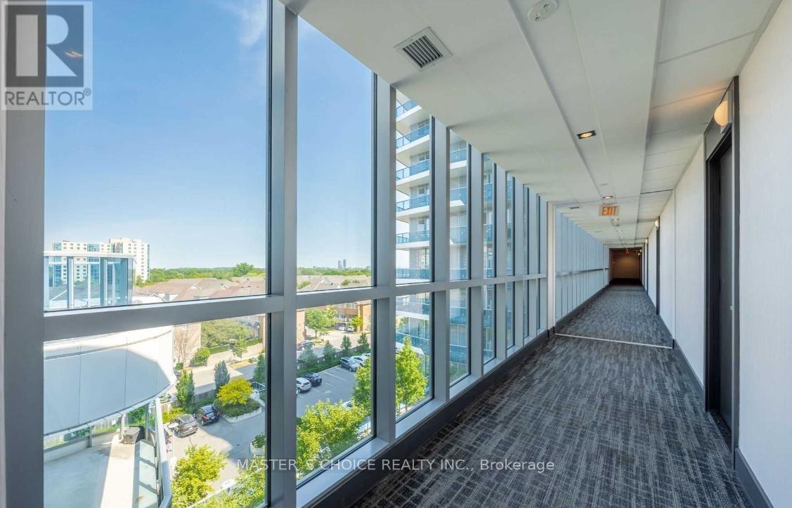 Photo 12 of 920 9471 Yonge Street, Richmond Hill ON