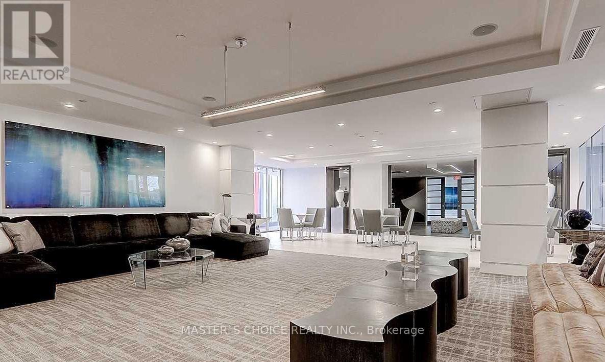 Photo 16 of 920 9471 Yonge Street, Richmond Hill ON