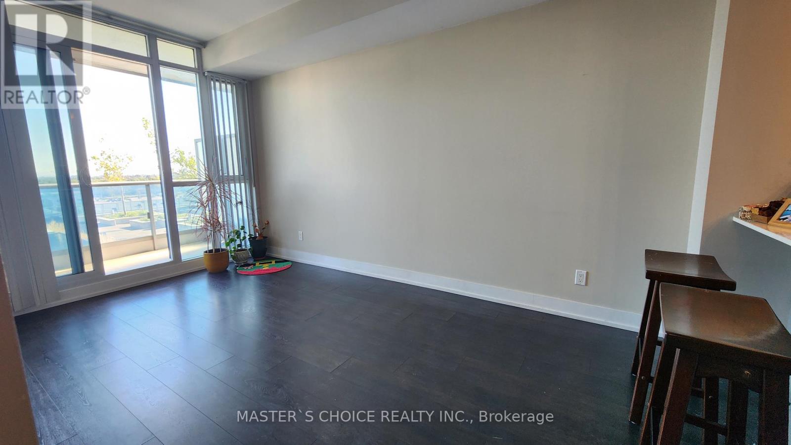 Photo 4 of 920 9471 Yonge Street, Richmond Hill ON