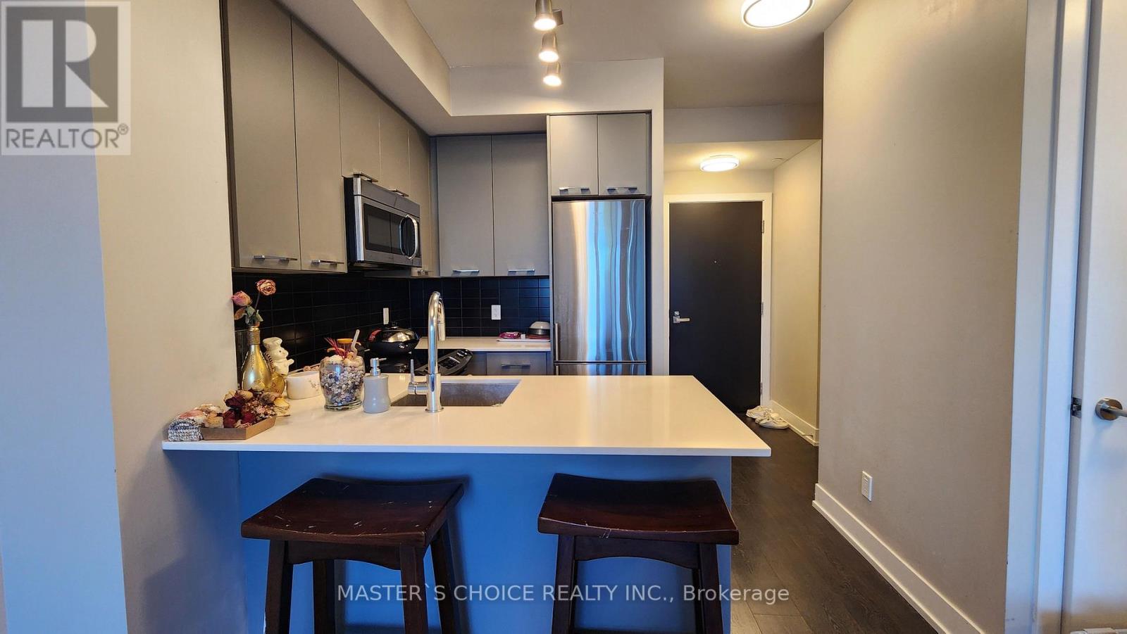 Photo 18 of 920 9471 Yonge Street, Richmond Hill ON