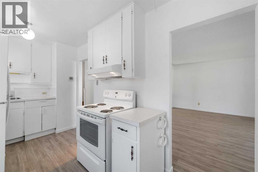 Single Family House for Sale in  Russet Road NE Renfrew Calgary 