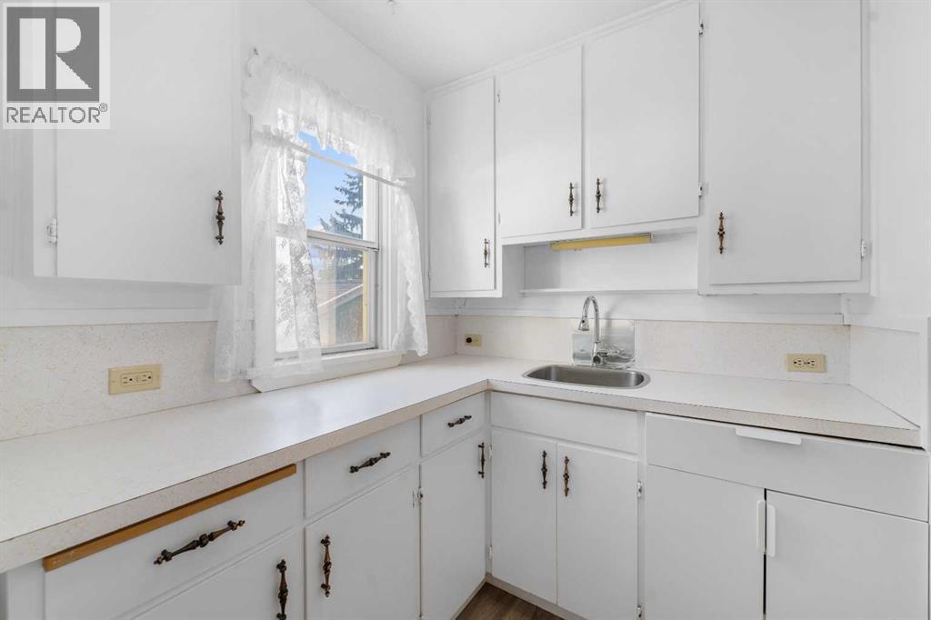 Single Family House for Sale in  Russet Road NE Renfrew Calgary 