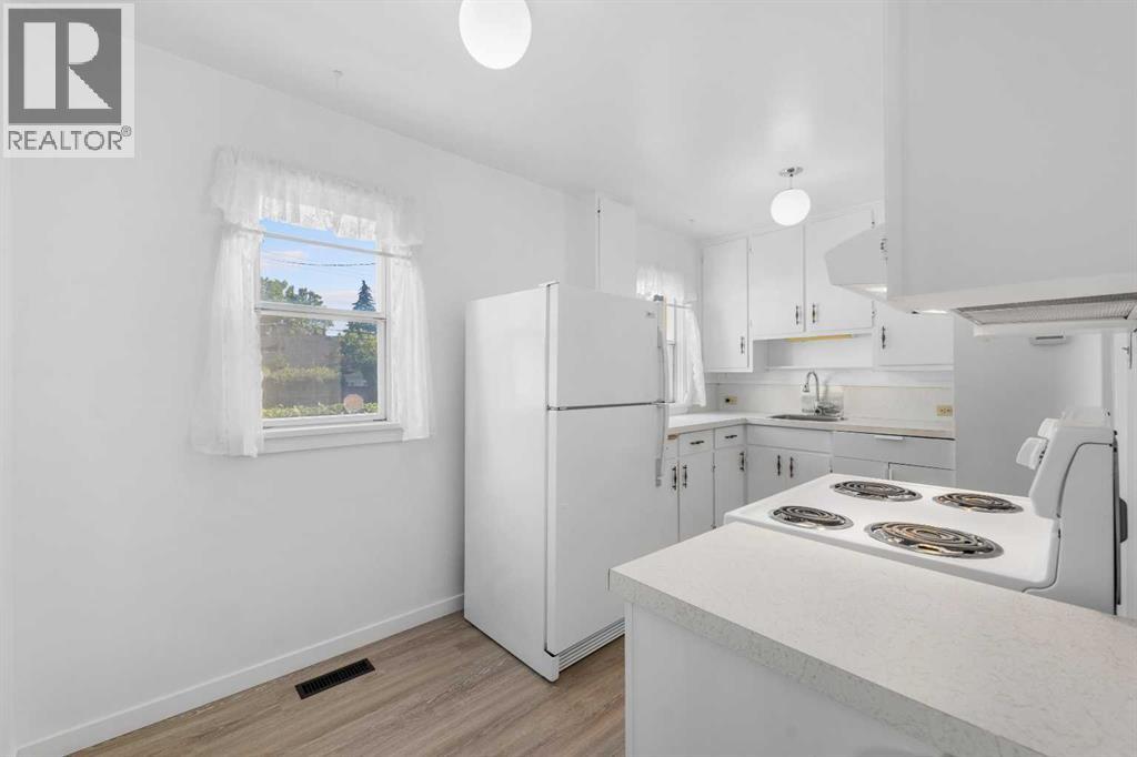 Single Family House for Sale in  Russet Road NE Renfrew Calgary 