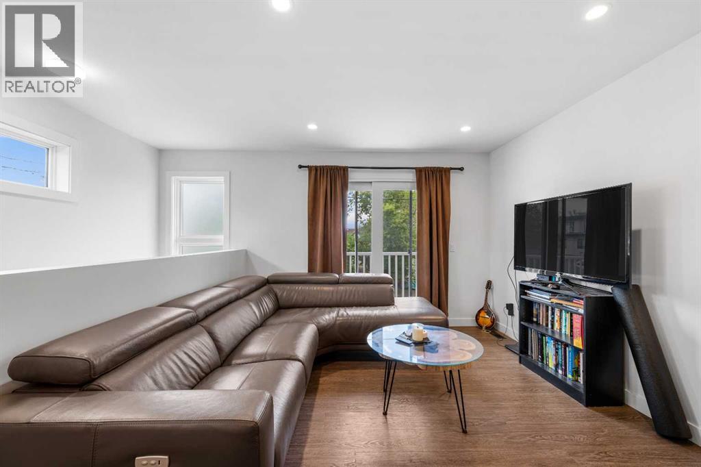 Single Family House for Sale in  Russet Road NE Renfrew Calgary 