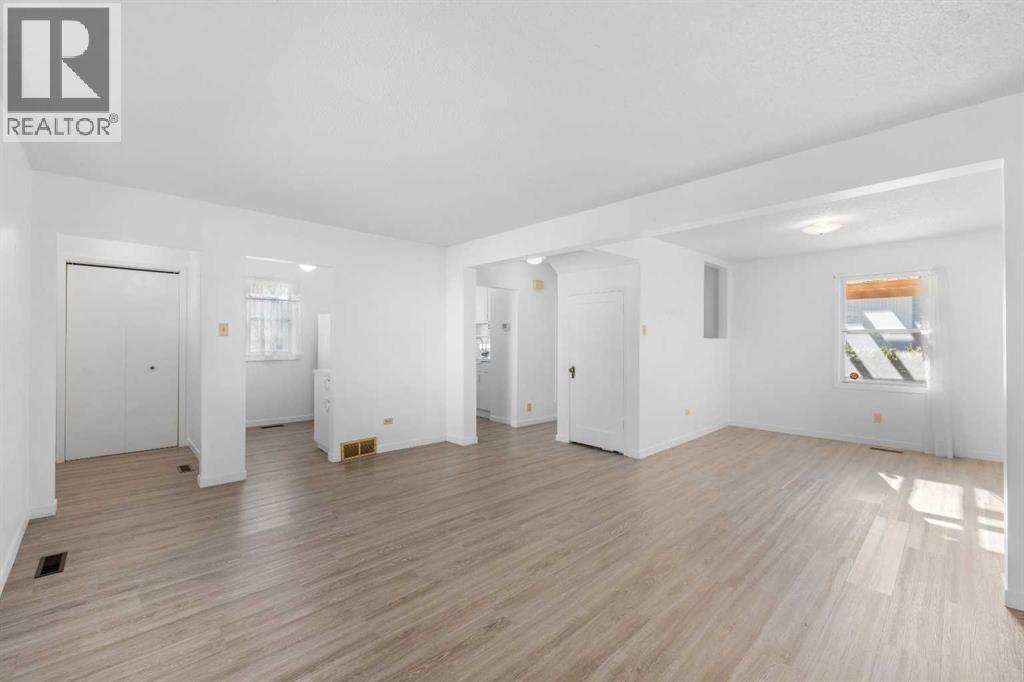 Single Family House for Sale in  Russet Road NE Renfrew Calgary 