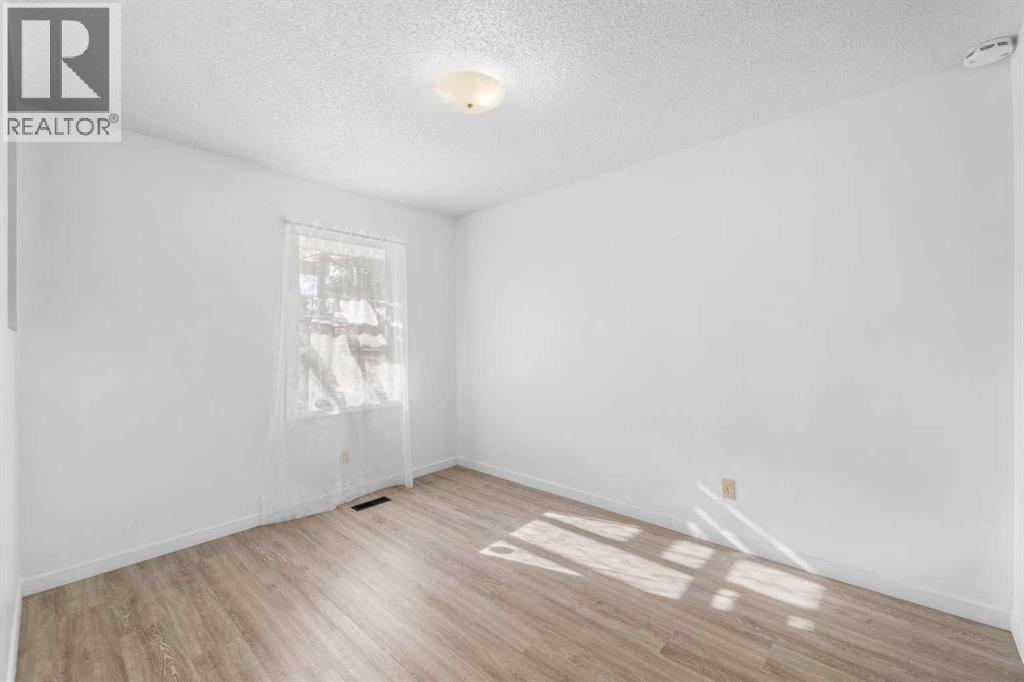 Single Family House for Sale in  Russet Road NE Renfrew Calgary 