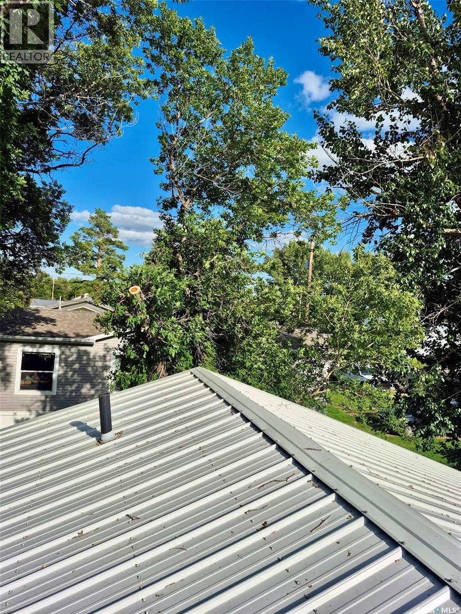 Photo 6 of 217 L Avenue N, Saskatoon SK
