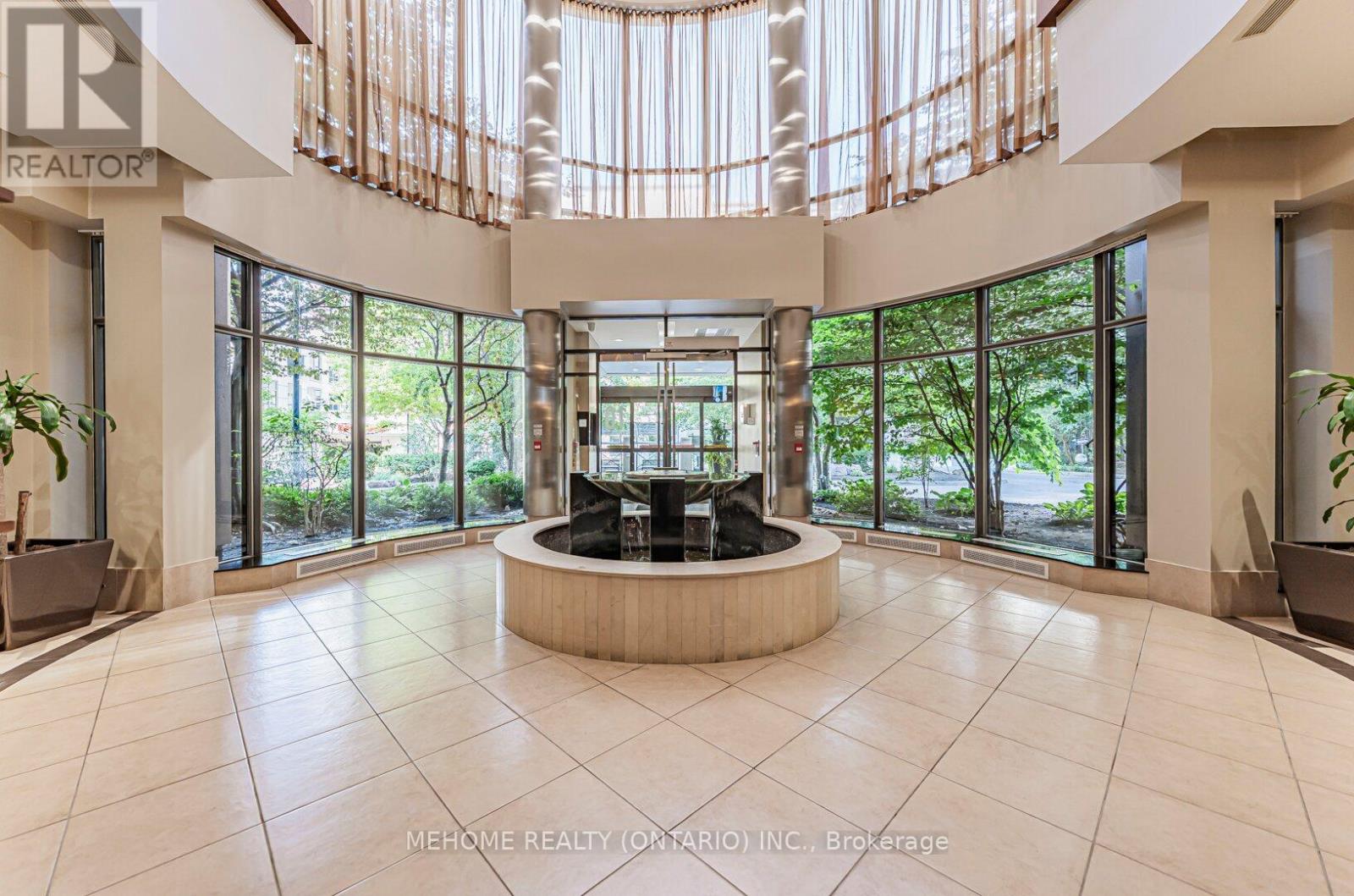 Photo 4 of 1304 10 Northtown Way, Toronto ON
