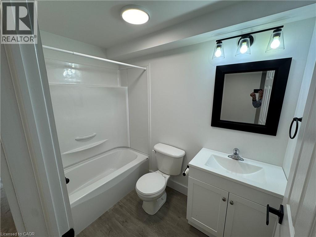 Photo 6 of 8196 Mcleod Road Unit 3 Lower, Niagara Falls ON