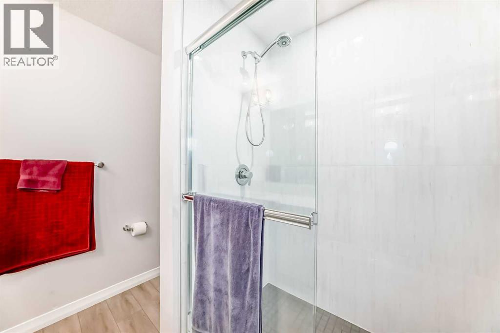Single Family House 4 Level for Sale in  Rangeview Drive SE Rangeview Calgary 