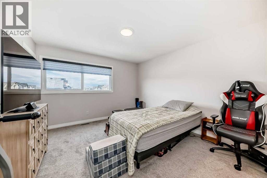 Single Family House 4 Level for Sale in  Rangeview Drive SE Rangeview Calgary 