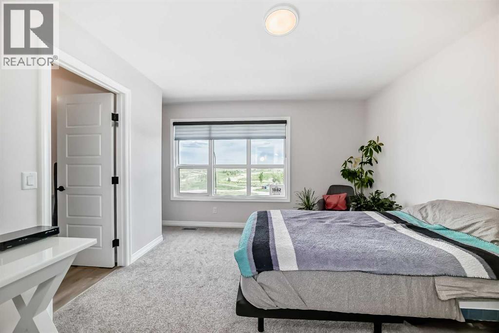 Single Family House 4 Level for Sale in  Rangeview Drive SE Rangeview Calgary 