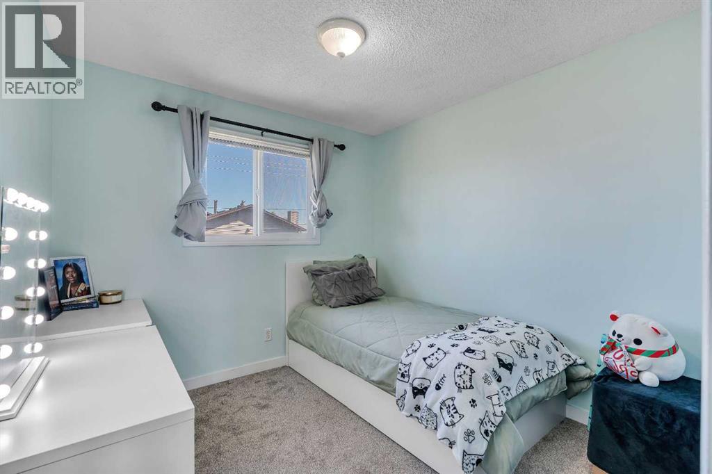 Single Family House for Sale in  Templehill Drive NE Temple Calgary 