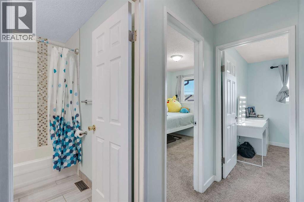 Single Family House for Sale in  Templehill Drive NE Temple Calgary 