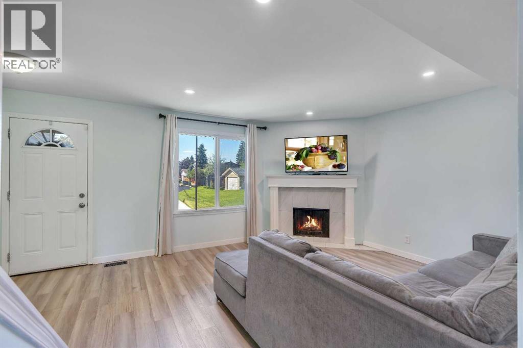 Single Family House for Sale in  Templehill Drive NE Temple Calgary 
