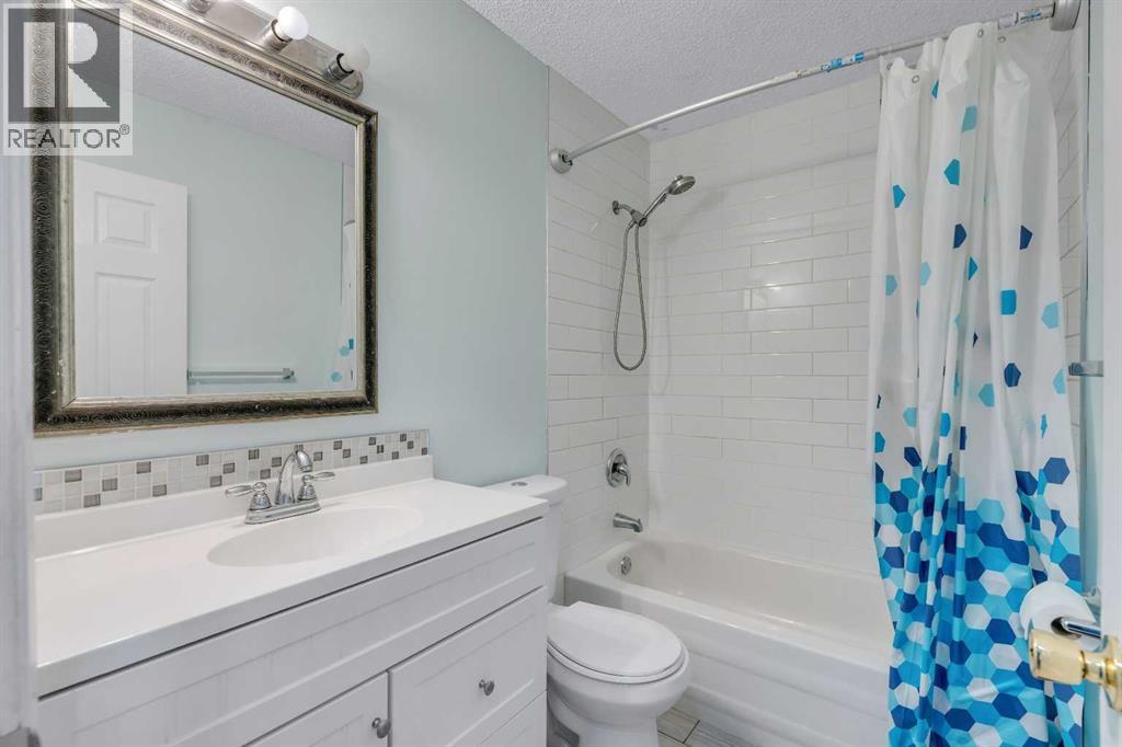 Single Family House for Sale in  Templehill Drive NE Temple Calgary 