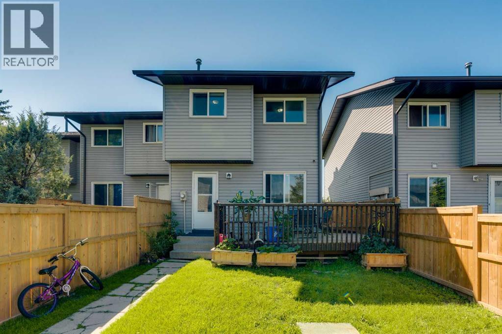 Single Family House for Sale in  Templehill Drive NE Temple Calgary 