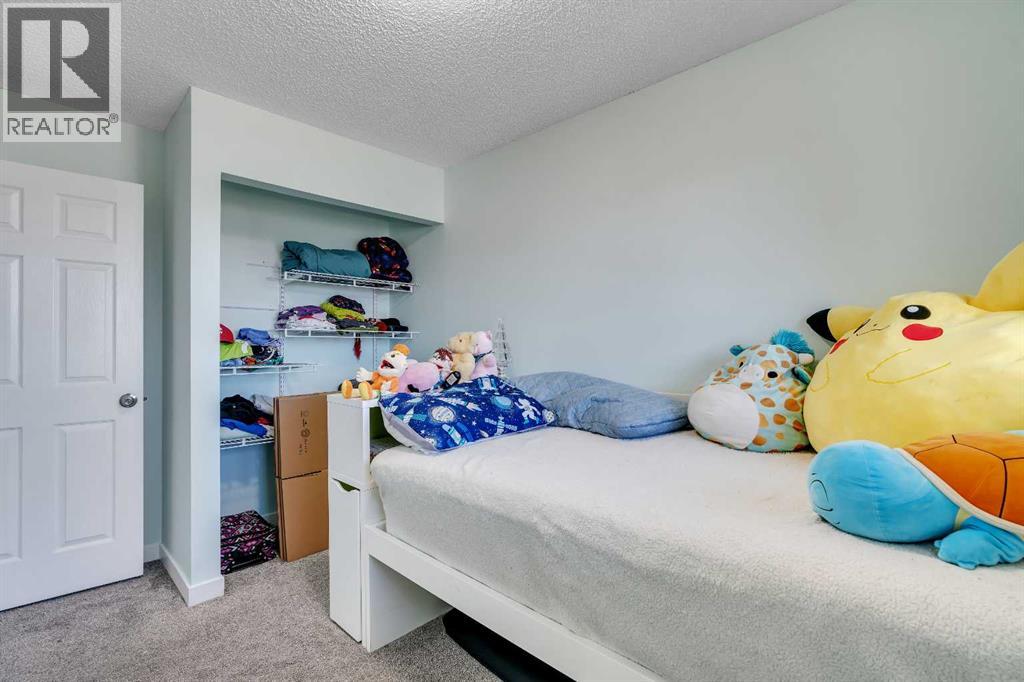 Single Family House for Sale in  Templehill Drive NE Temple Calgary 