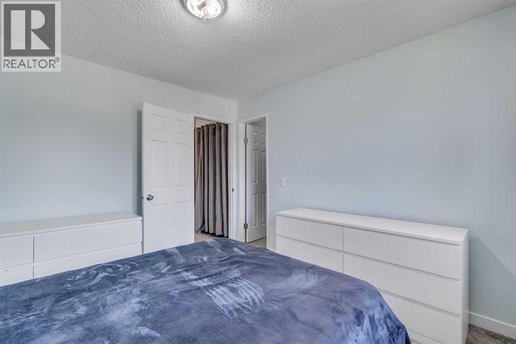 Single Family House for Sale in  Templehill Drive NE Temple Calgary 