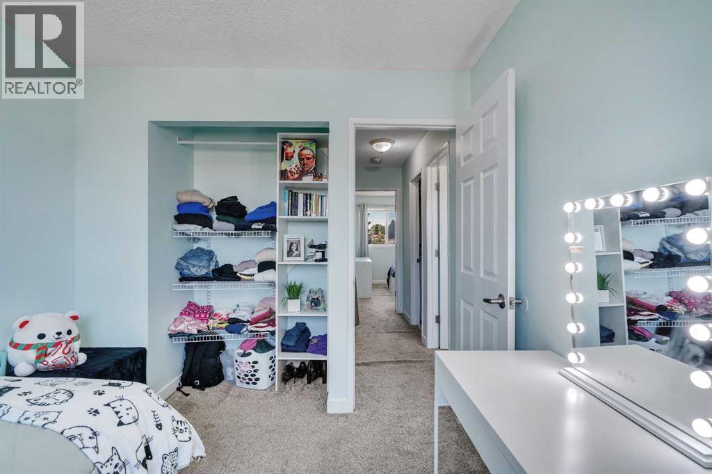 Single Family House for Sale in  Templehill Drive NE Temple Calgary 