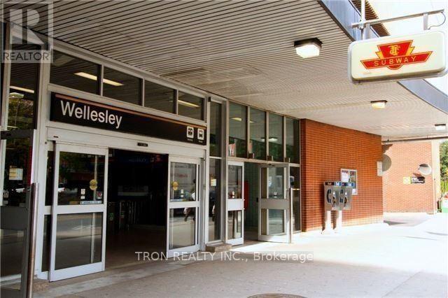 Photo 2 of 218 5 St Joseph Street, Toronto ON