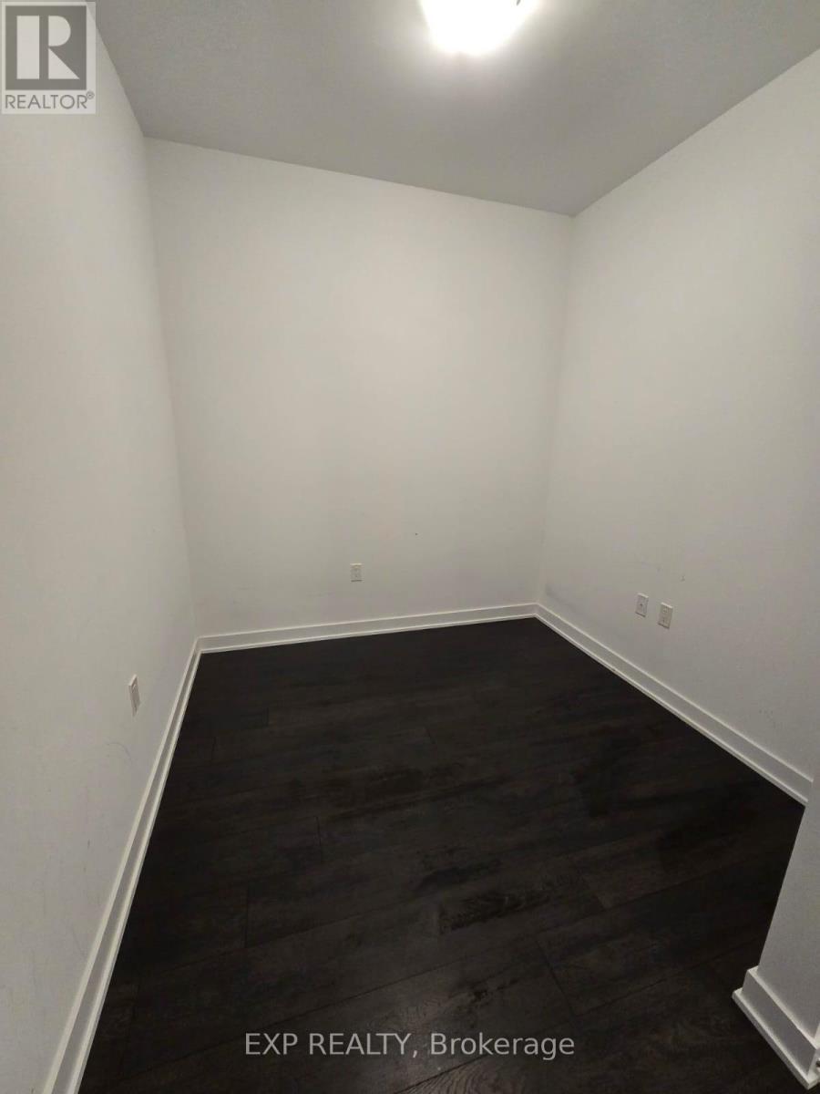 Photo 5 of 1005 75 Oneida Crescent, Richmond Hill ON