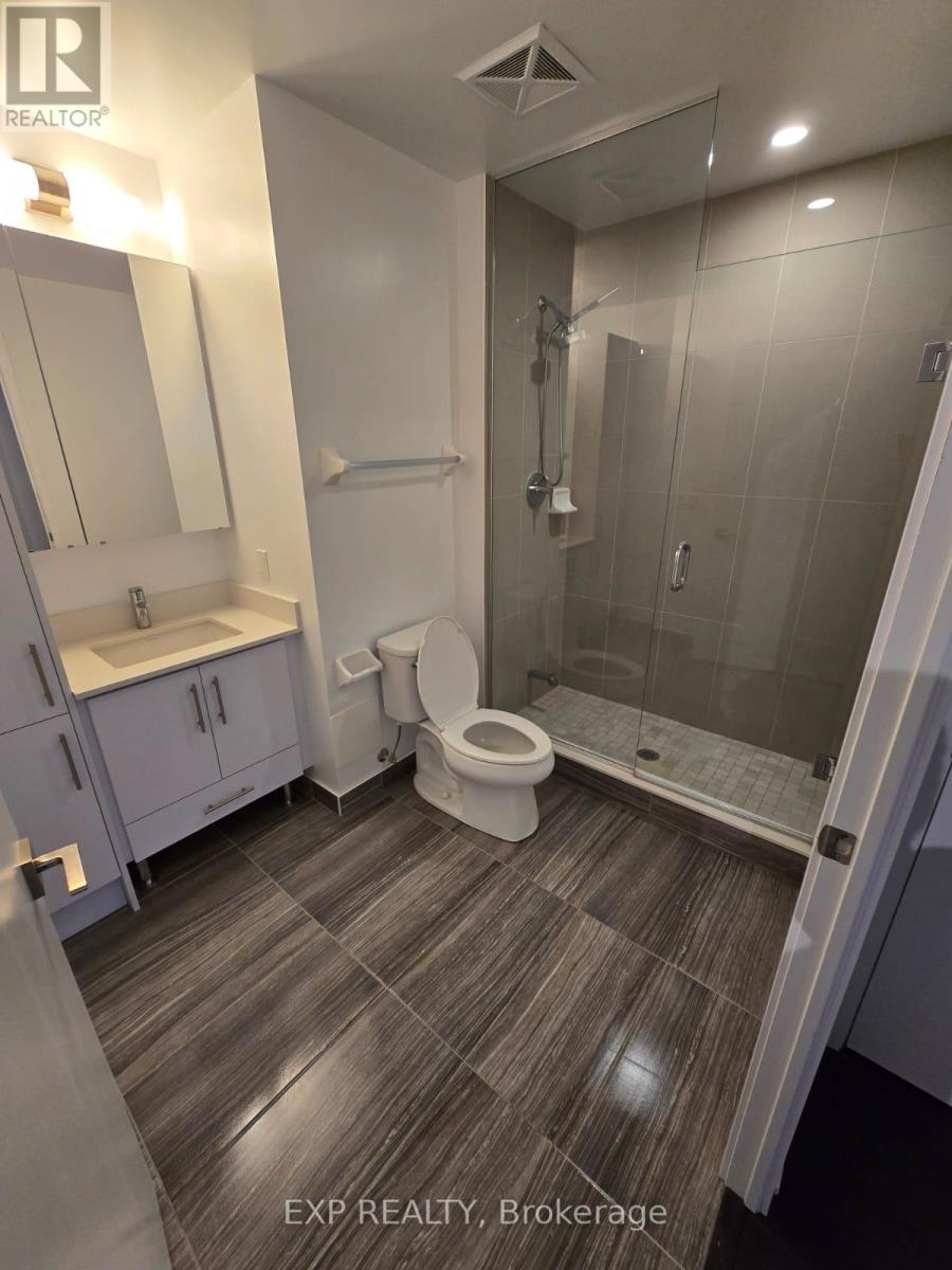 Photo 3 of 1005 75 Oneida Crescent, Richmond Hill ON