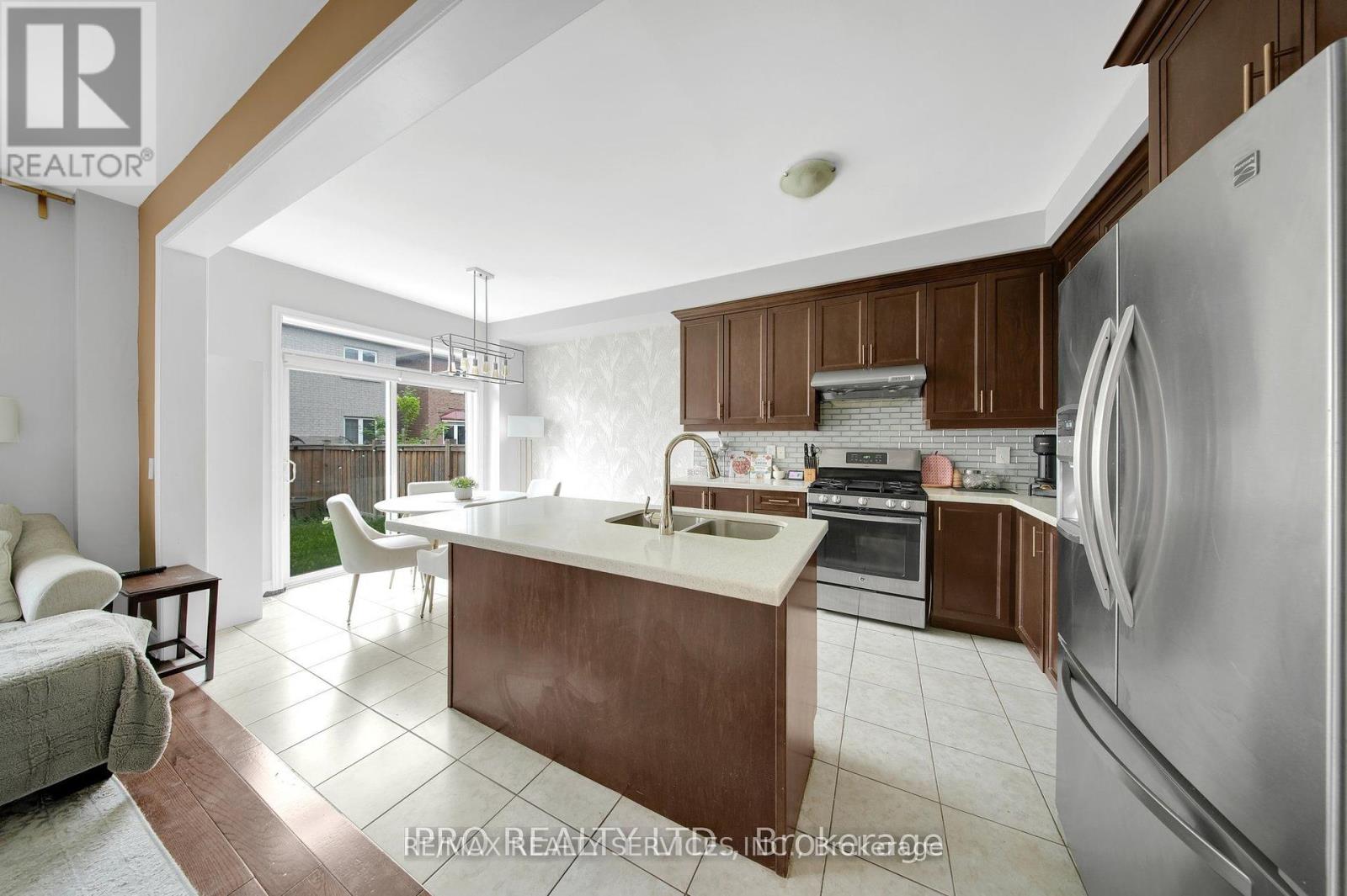 Photo 11 of 12 Goodsway Street, Brampton ON