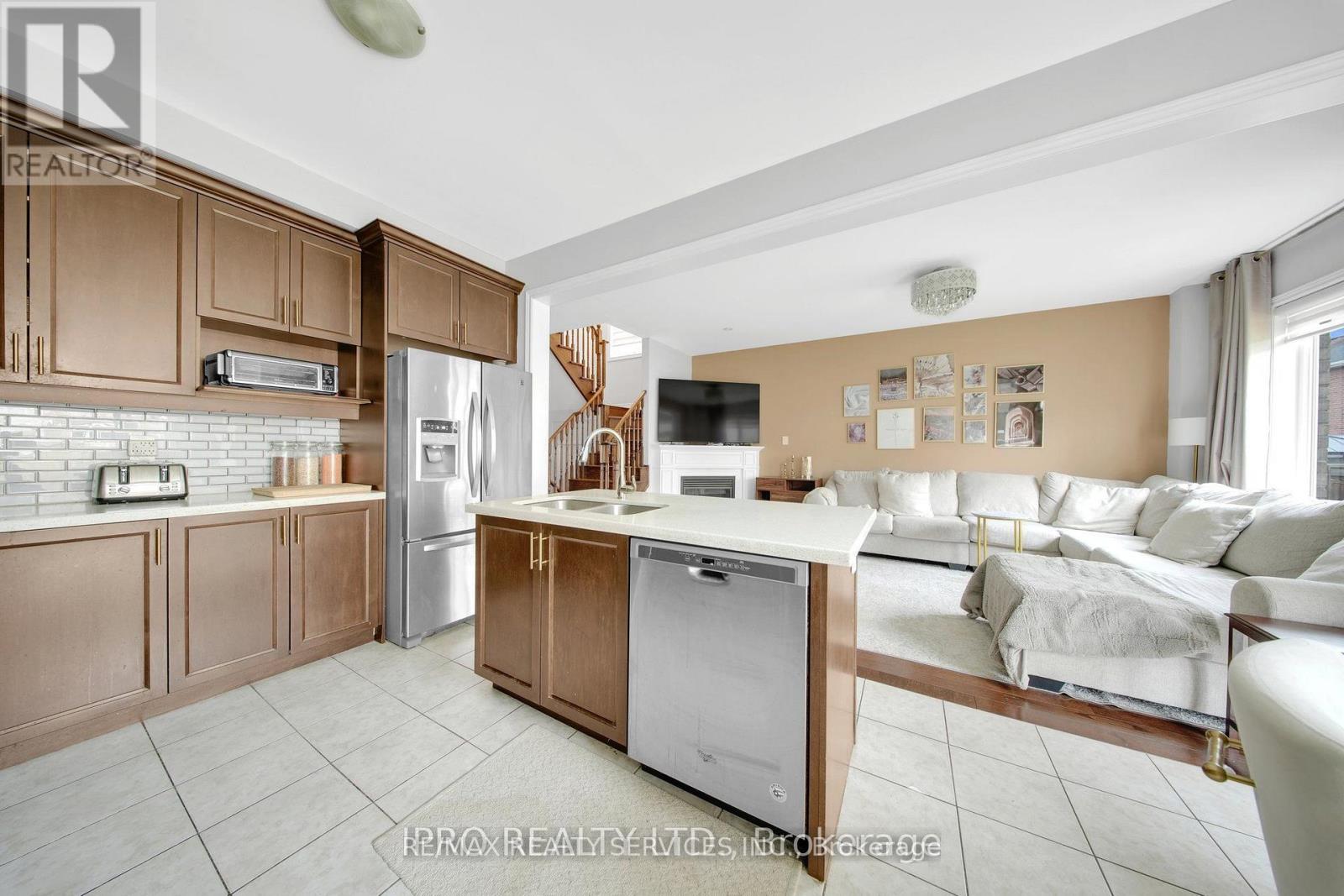 Photo 13 of 12 Goodsway Street, Brampton ON