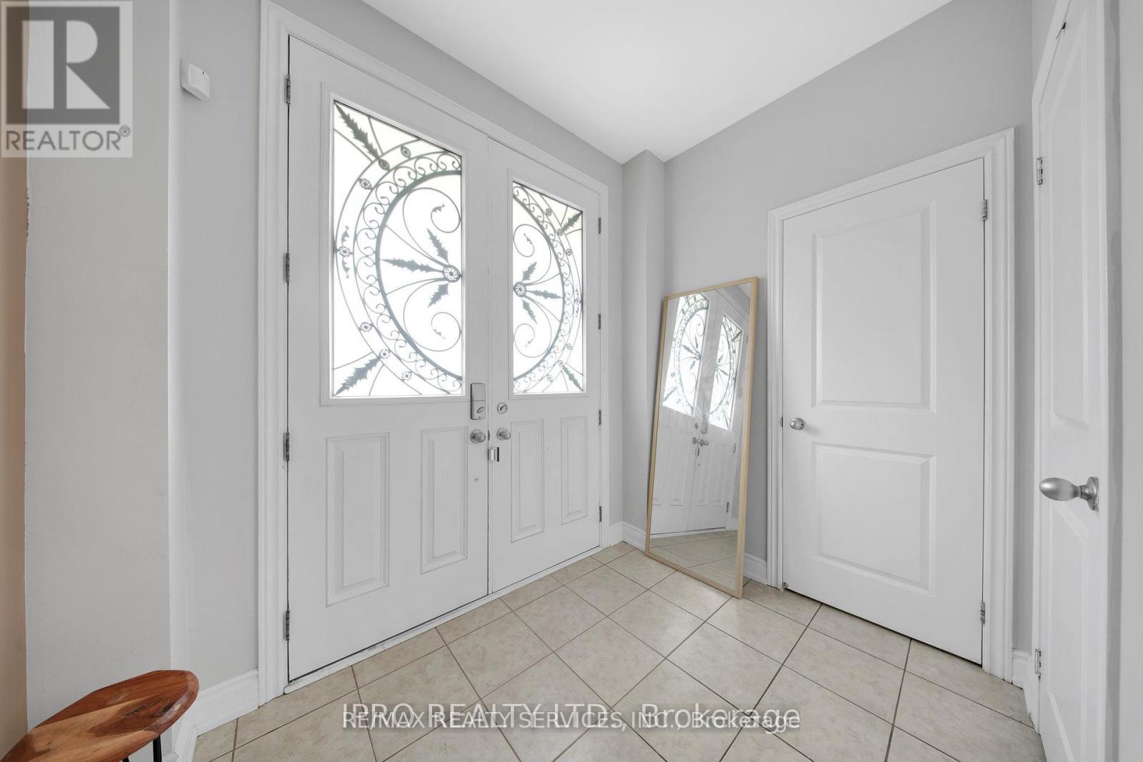 Photo 2 of 12 Goodsway Street, Brampton ON