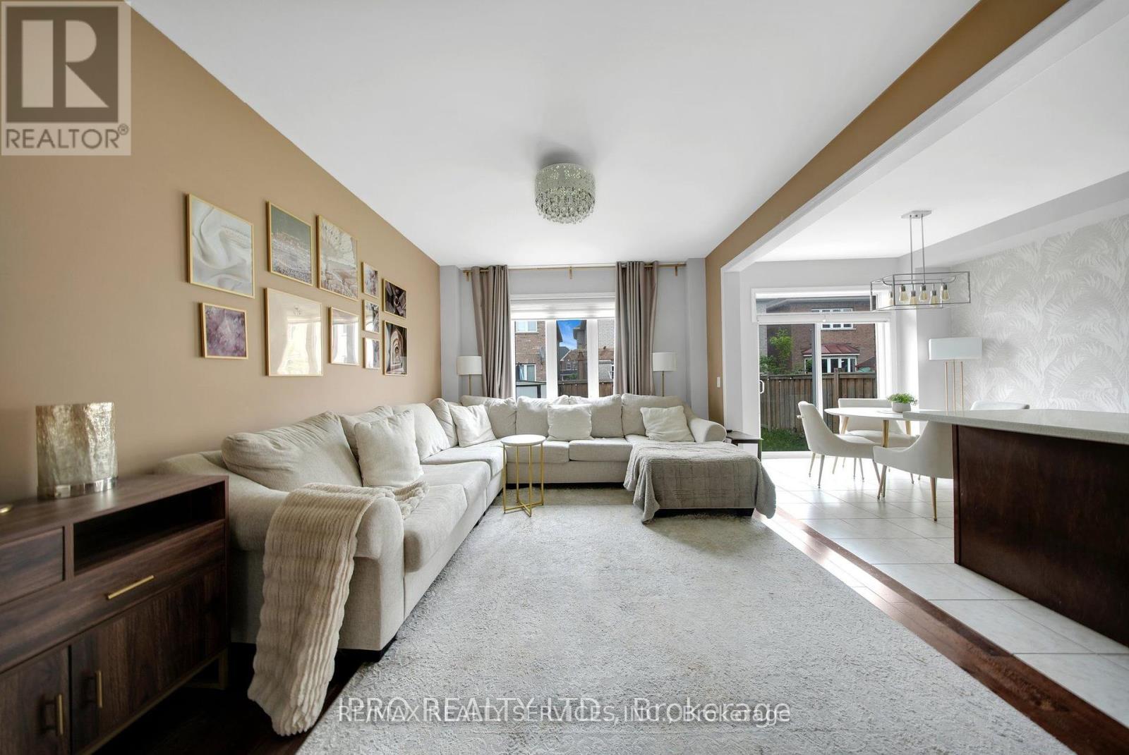 Photo 9 of 12 Goodsway Street, Brampton ON