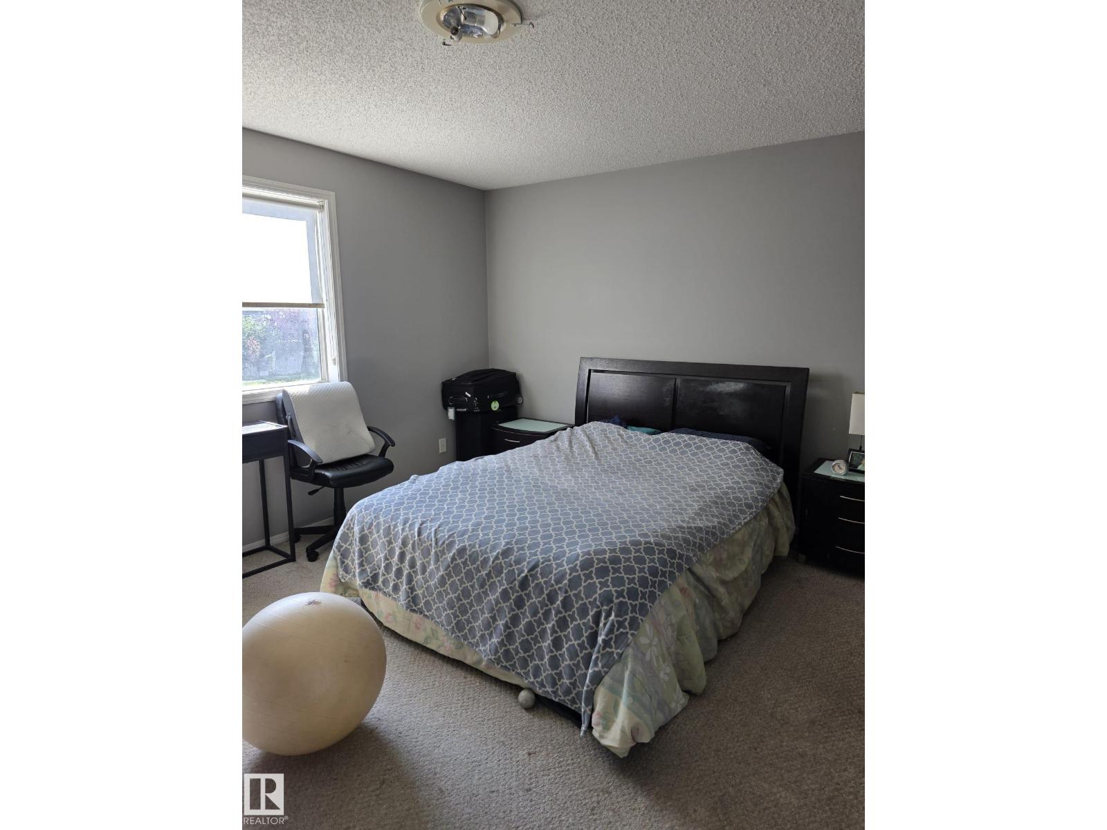 Photo 8 of 11 6304 Sandin Wy Nw, Edmonton AB