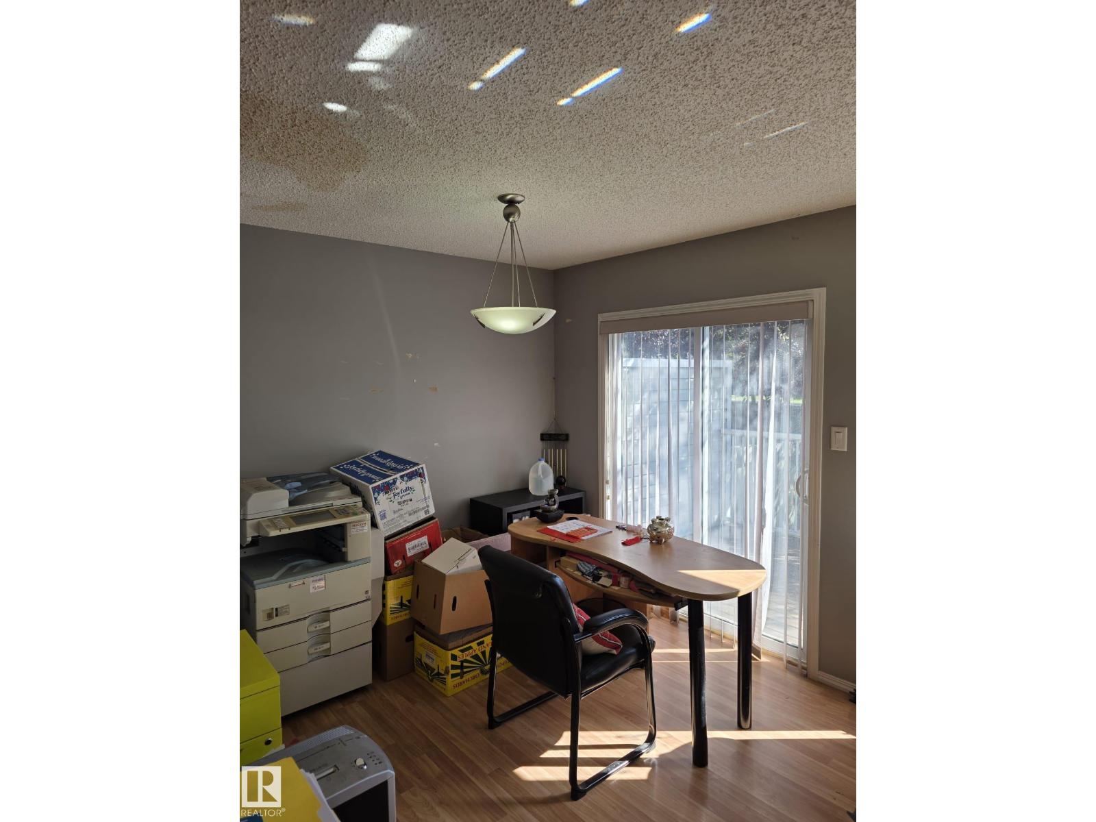 Photo 12 of 11 6304 Sandin Wy Nw, Edmonton AB