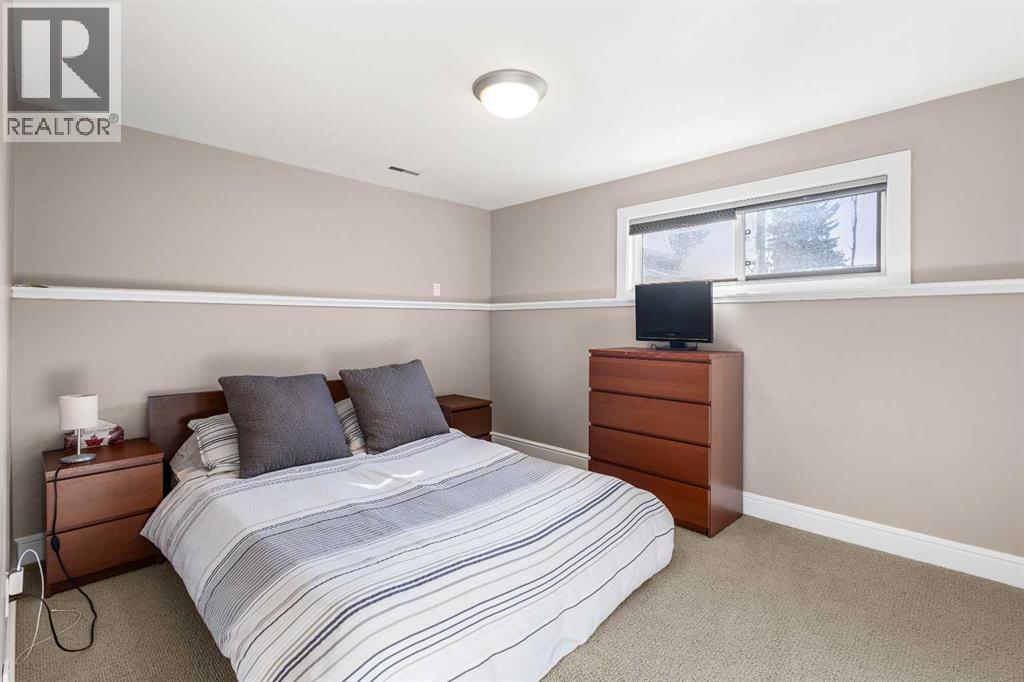 Single Family House 4 Level for Sale in  Lake Rosen Crescent SE Lake Bonavista Calgary 