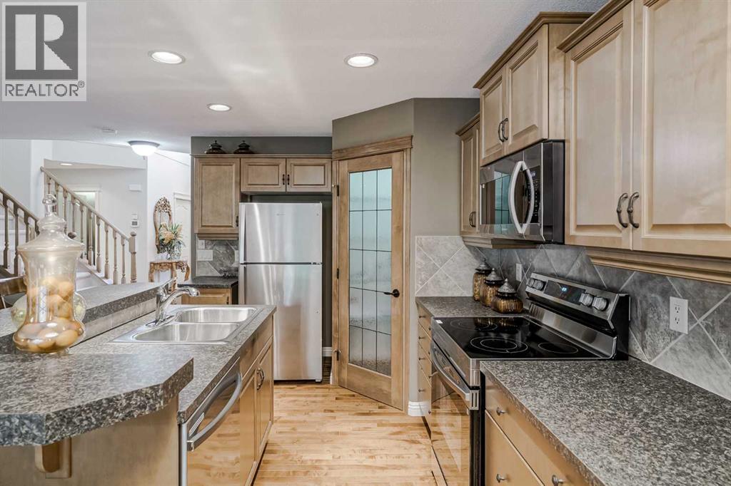 Single Family House for Sale in  Everwillow Park SW Evergreen Calgary 