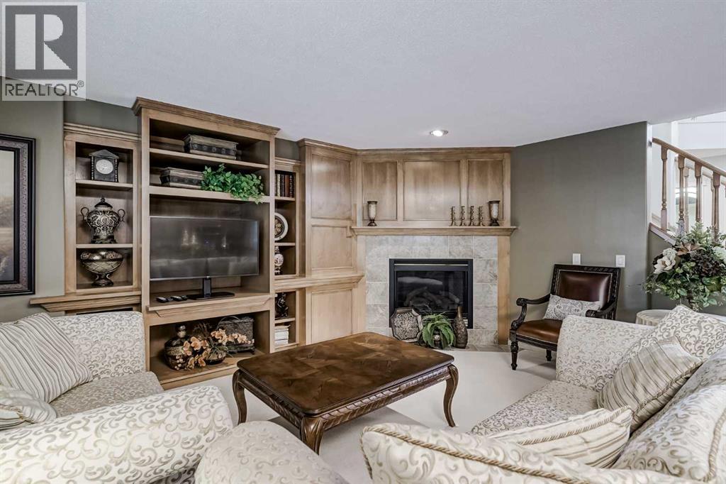 Single Family House for Sale in  Everwillow Park SW Evergreen Calgary 